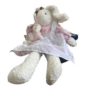 EASTER‎ BUNNIES MOMMA & CHILD EASTER DRESS UP.